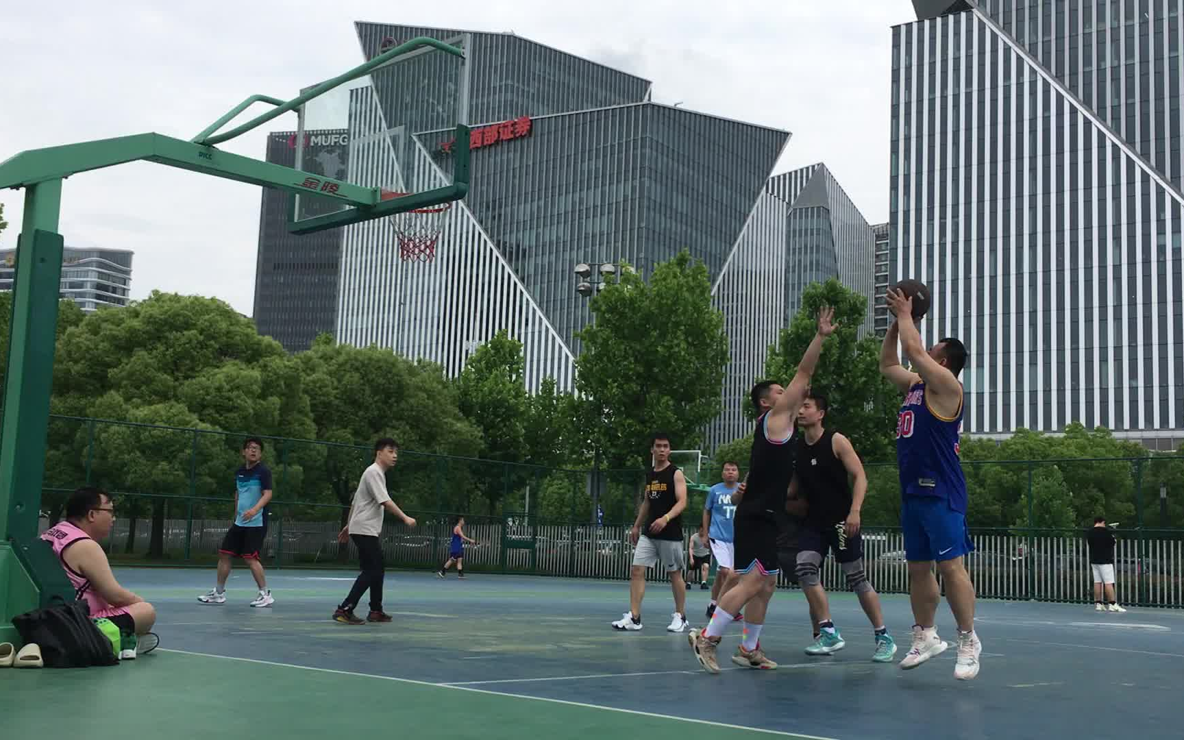 再见海港？东体：莱昂纳多未来不明确！重返长春亚泰是个不错选择