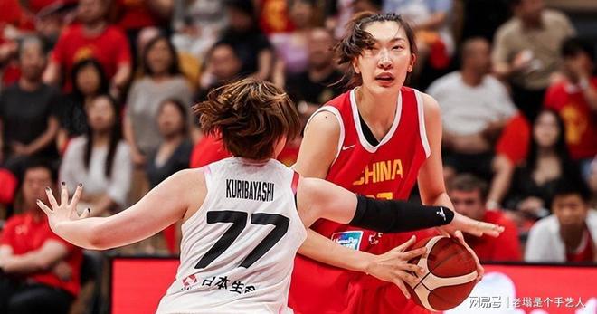 日本女篮主帅：即便事情很糟糕我冲田中心吼，她还是很冷静